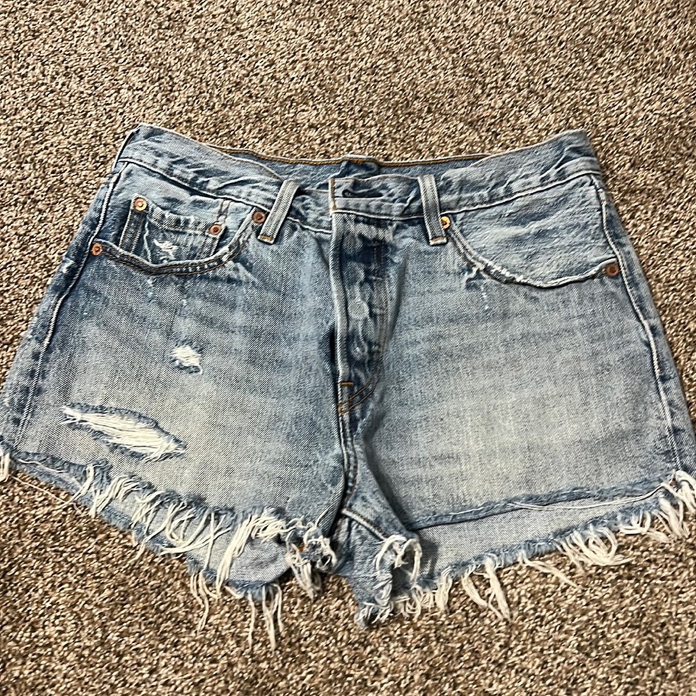 Levi’s 501 shorts Size 28